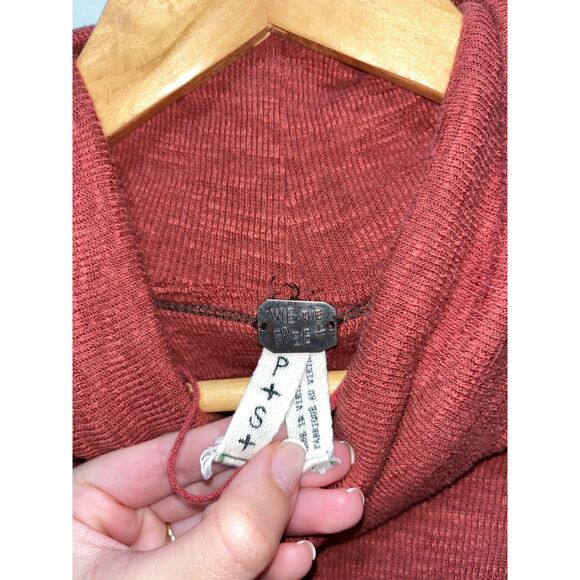 We The Free Split Back Pullover Turtleneck Size Small Knit Sweater Sienna Red - Picture 5 of 6